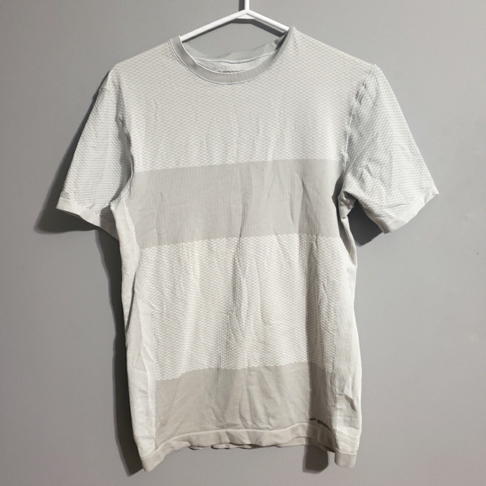 Brooks athletic top